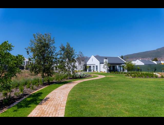 3 BEDROOM HOUSE FOR SALE IN PAARL VALLEIJ LIFESTYLE ESTATE